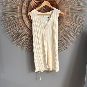 Dissh cream shirt small NWT